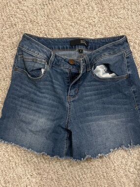 1822 Denim Blue Frayed Hem Jean Shorts